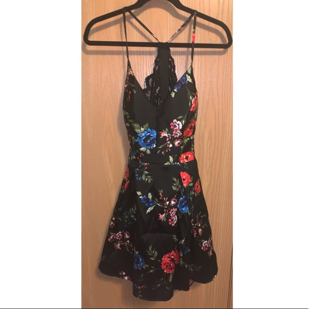 B. Smart mid- length floral dress 🦋